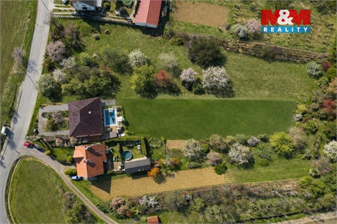 Prodej stavebního pozemku, 1 992 m² 2