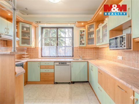 Prodej rodinného domu, 300 m² - 8