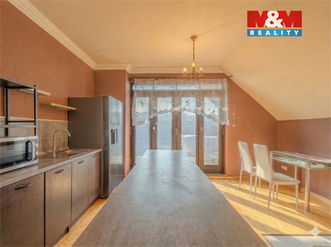 Prodej rodinného domu, 300 m² 10