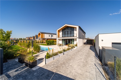 Prodej rodinného domu, 200 m² 8