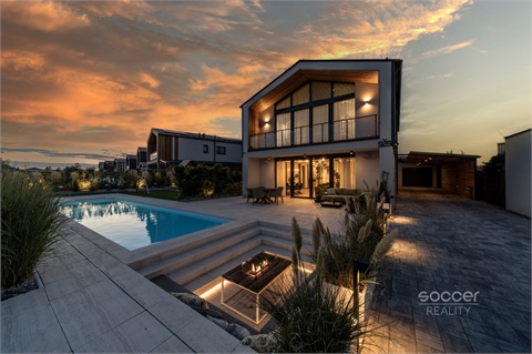 Prodej rodinného domu, 200 m² 0