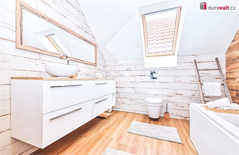 Prodej rodinného domu, 210 m² - 8