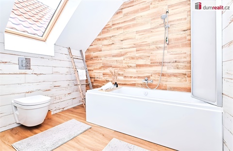 Prodej rodinného domu, 210 m² 10