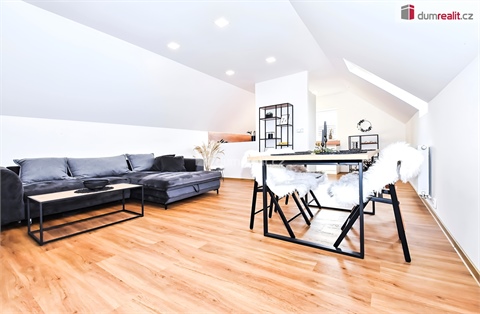 Prodej rodinného domu, 210 m² - 2