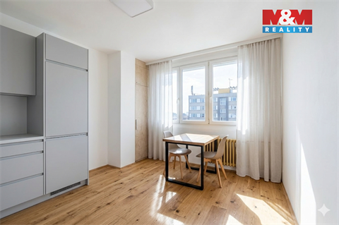 Prodej bytu 1+1, 43 m² - 2