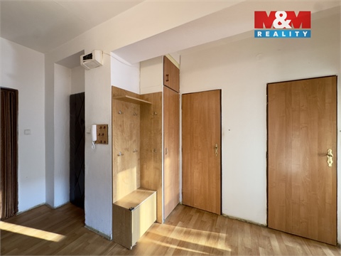 Prodej bytu 3+1, 70 m² - 144