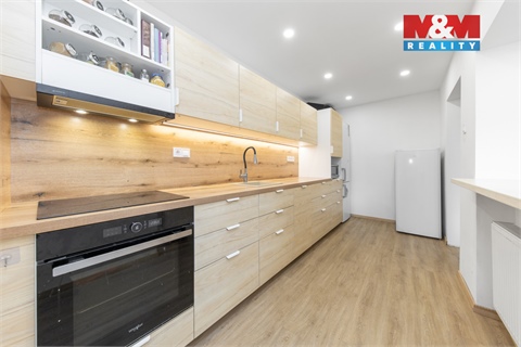 Prodej rodinného domu, 290 m² 2