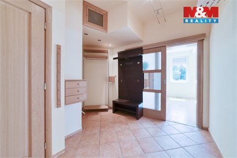 Prodej rodinného domu, 232 m² 2