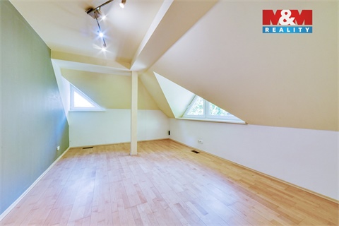 Prodej rodinného domu, 232 m² 18