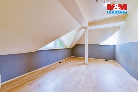 Prodej rodinného domu, 232 m² - 14