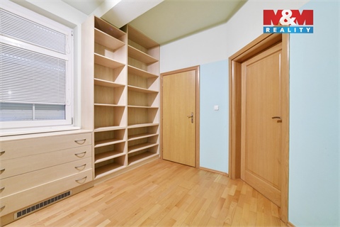 Prodej rodinného domu, 232 m² 12