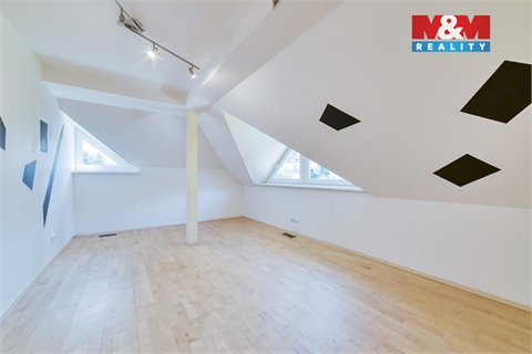 Prodej rodinného domu, 232 m² 16