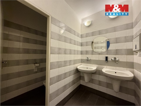 Pronájem kanceláře, 275 m² 10