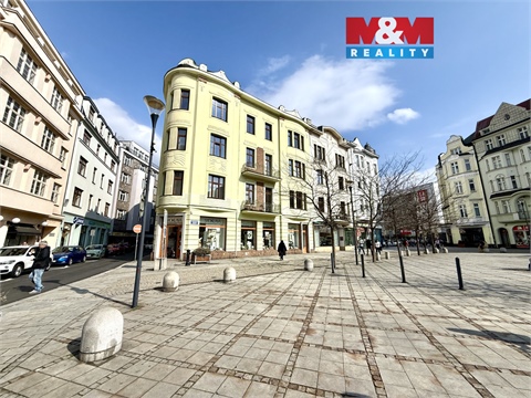 Pronájem kanceláře, 275 m² 0