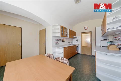 Prodej rodinného domu, 285 m² 2