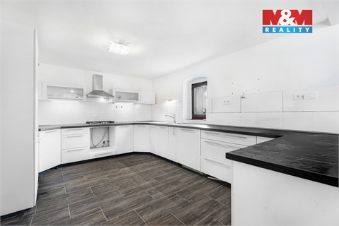 Prodej rodinného domu, 300 m² 12