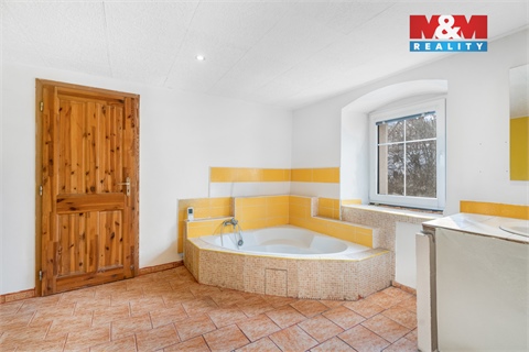 Prodej rodinného domu, 300 m² - 18