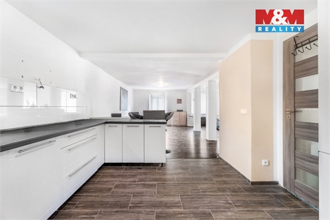 Prodej rodinného domu, 300 m² - 12