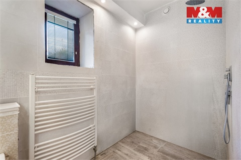 Prodej rodinného domu, 300 m² - 6