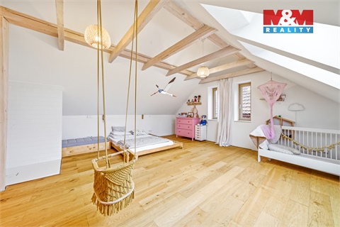 Prodej rodinného domu, 377 m² 8