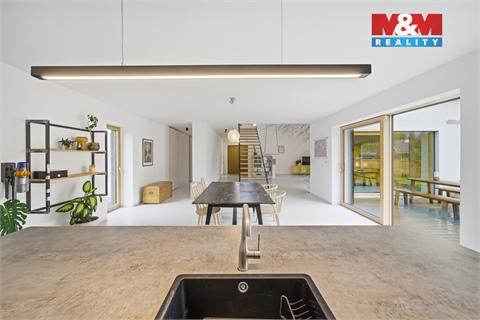 Prodej rodinného domu, 377 m² - 24