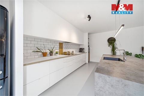 Prodej rodinného domu, 377 m² - 26