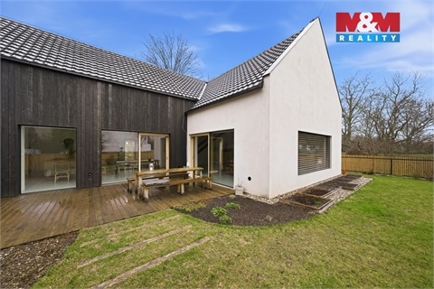 Prodej rodinného domu, 377 m² - 8