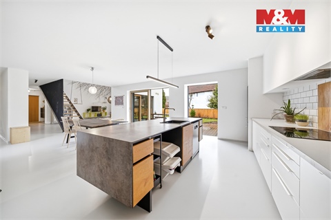 Prodej rodinného domu, 377 m² 26