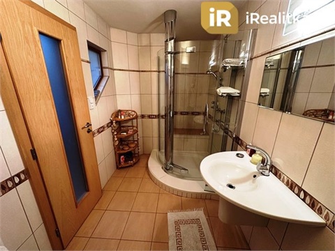 Prodej rodinného domu, 238 m² 6