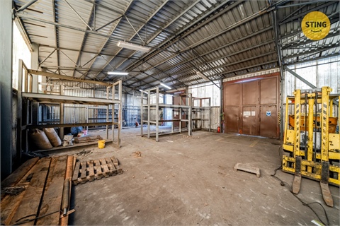 Pronájem skladu / haly, 200 m² - 0
