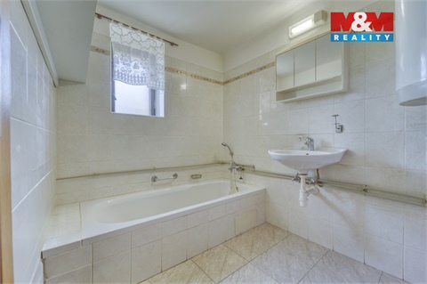 Prodej rodinného domu, 193 m² - 6