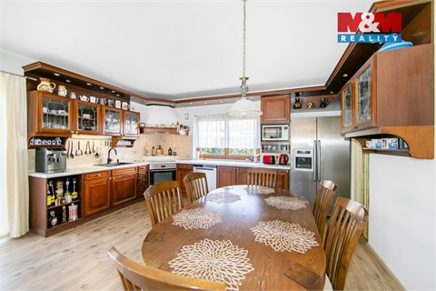 Prodej rodinného domu, 230 m² 2