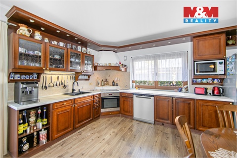 Prodej rodinného domu, 230 m² - 4