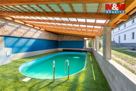 Prodej rodinného domu, 500 m² 2