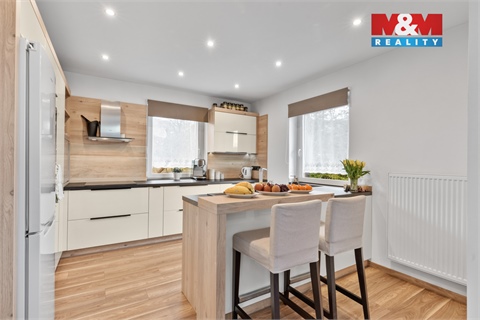 Prodej rodinného domu, 212 m² - 14