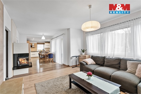 Prodej rodinného domu, 212 m² - 0