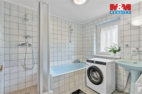 Prodej rodinného domu, 212 m² 8