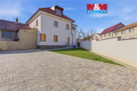 Prodej bytu 2kk, 77 m² 0