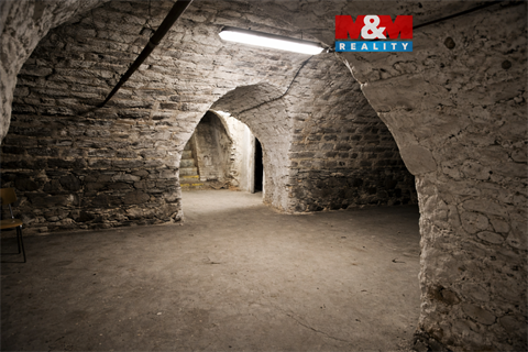 Pronájem skladu / haly, 200 m² 0