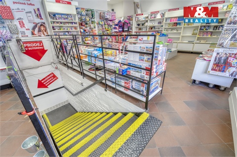 Pronájem obchodních prostor, 304 m² 8