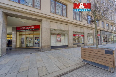 Pronájem obchodních prostor, 304 m² 0