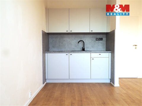 Pronájem bytu 1kk, 29 m² - 0