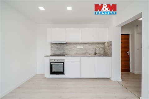 Prodej bytu 1+1, 38 m² 0