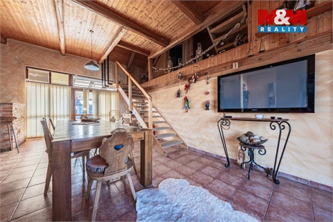 Prodej rodinného domu, 300 m² 14