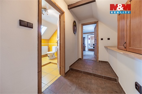 Prodej rodinného domu, 300 m² 8