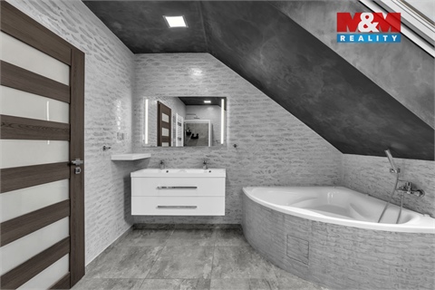 Prodej rodinného domu, 225 m² 22