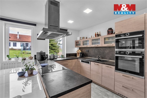 Prodej rodinného domu, 225 m² - 6