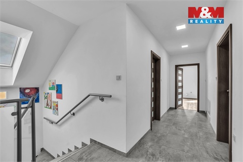 Prodej rodinného domu, 225 m² - 28