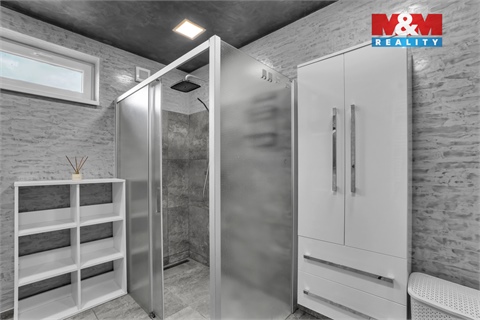 Prodej rodinného domu, 225 m² 12