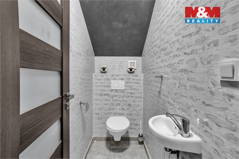 Prodej rodinného domu, 225 m² - 8